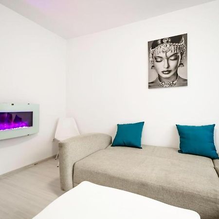 Nice Apartament Arad Eksteriør bilde