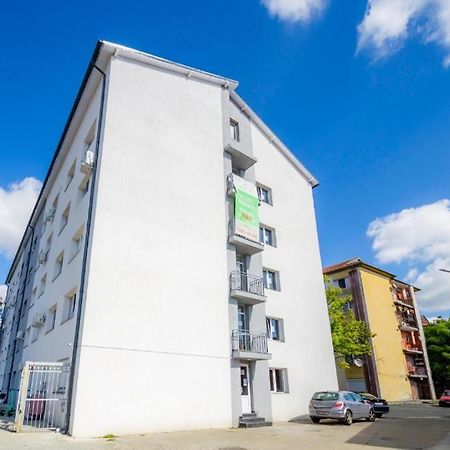 Nice Apartament Arad Eksteriør bilde